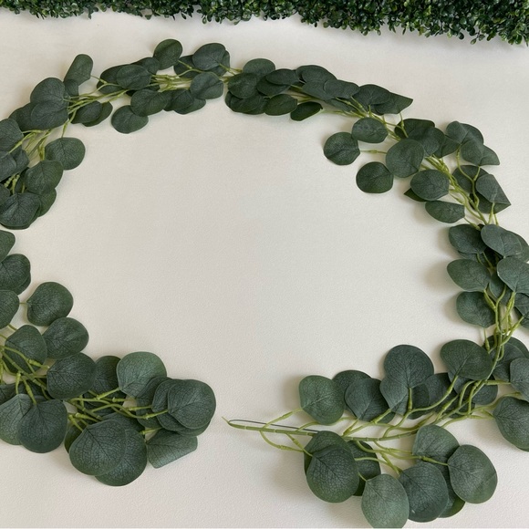 4 Pack Eucalyptus Garland Silver Dollar Greenery Strands Wedding Vines 26 feet - Picture 5 of 6